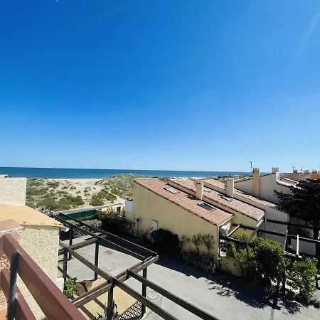 Jolie A 50m De La Avec Parking Prive A Cap D'agde - Fr-1-723-27