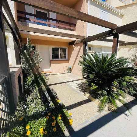 Jolie A 50m De La Avec Parking Prive A Cap D'agde - Fr-1-723-27 Apartment